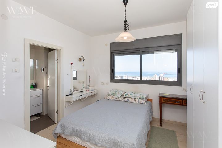 דירה, מלחמת ששת הימים, נווה אליאס, טירת כרמל