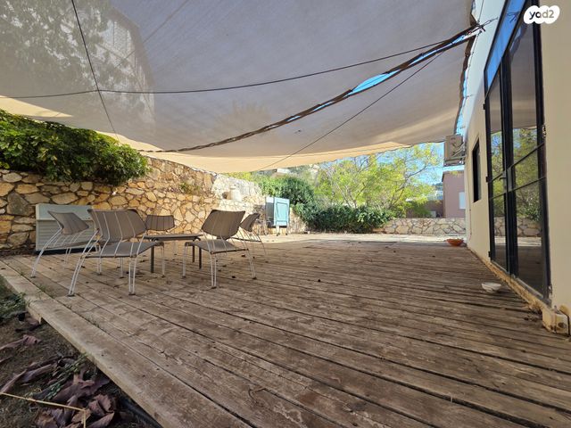 בית פרטי/ קוטג', ערבה 1, הפרחים, כפר ורדים