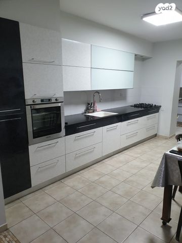 דירת גן, אלעד, אלעד