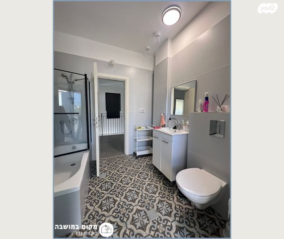 דו משפחתי, בנימינה גבעת עדה