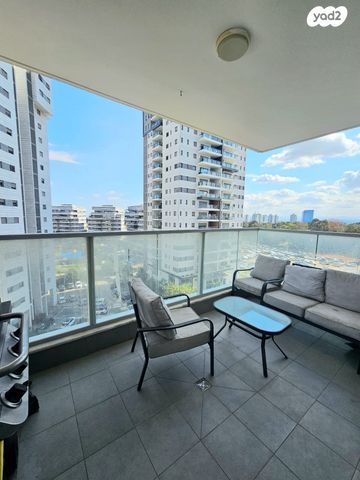 דירה, דודו דותן, הרקפות, ראשון לציון