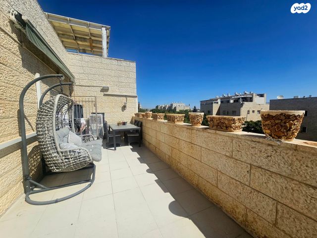 דירה, יוסף נדבה, פסגת זאב, ירושלים