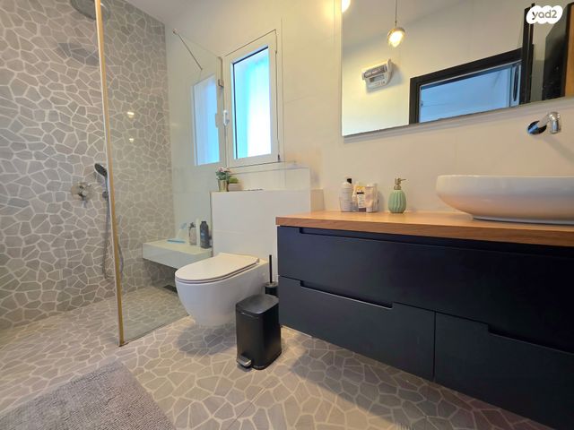 דירה, הנשיאים, 2003, רעננה