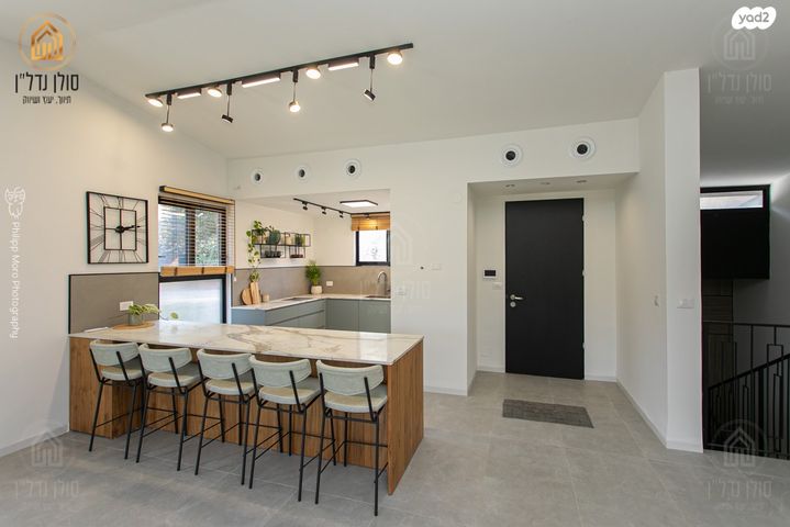 הוד הכרמל, דניה