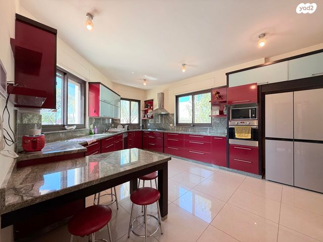 בית פרטי/ קוטג', הפרחים, קיסריה