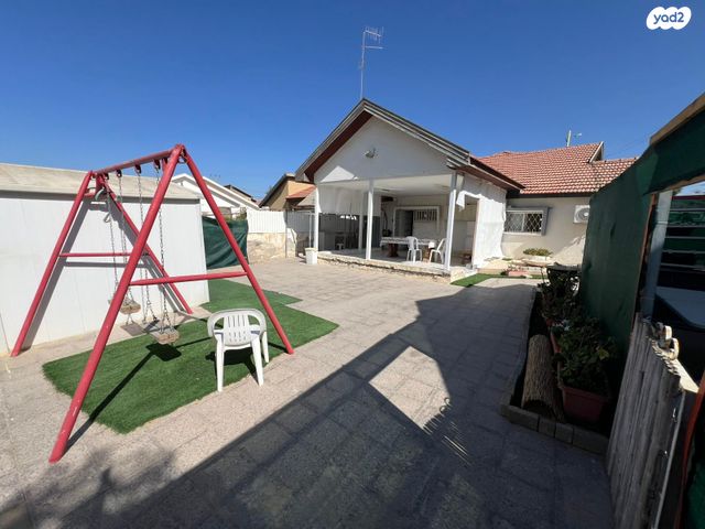 בית פרטי/ קוטג', יעקב מסיקה, אופקים