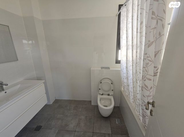 דירה, הכינור, שאר העיר, גבעת זאב