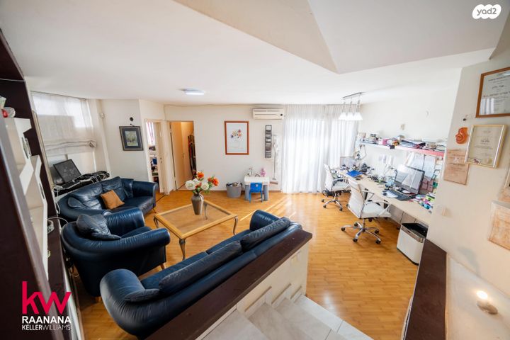 בית פרטי/ קוטג', לב הפארק, רעננה