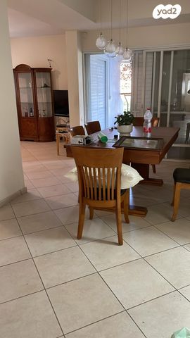 דירה, כפר סבא