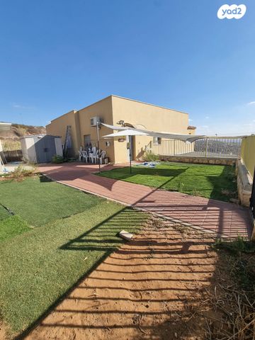 דו משפחתי, נעלה