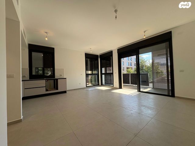 דירה, ישראל ב"ק, מונטיפיורי, הרכבת, תל אביב יפו