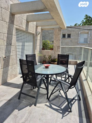 דו משפחתי, קרית טבעון