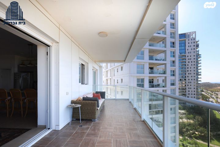 דירה, שדרות רחבעם זאבי, גבעת אולגה, חדרה