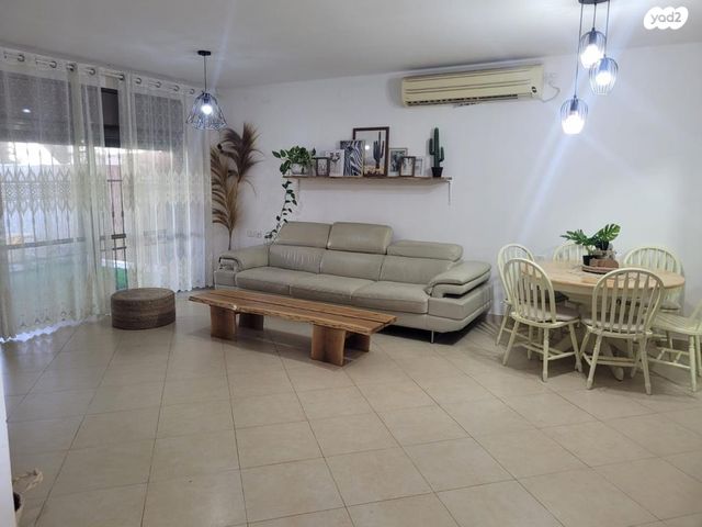 בית פרטי/ קוטג', אלכסנדר זרחין 7, רמות, באר שבע