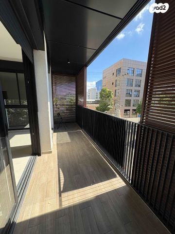 דירה, ישראל ב"ק, מונטיפיורי, הרכבת, תל אביב יפו