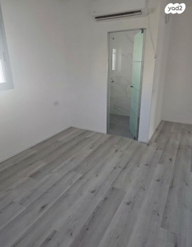 דירה, הגר"א 16, קרית הרב סלומון, פתח תקווה