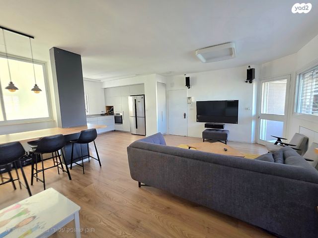 דירה, הנשיאים, 2003, רעננה