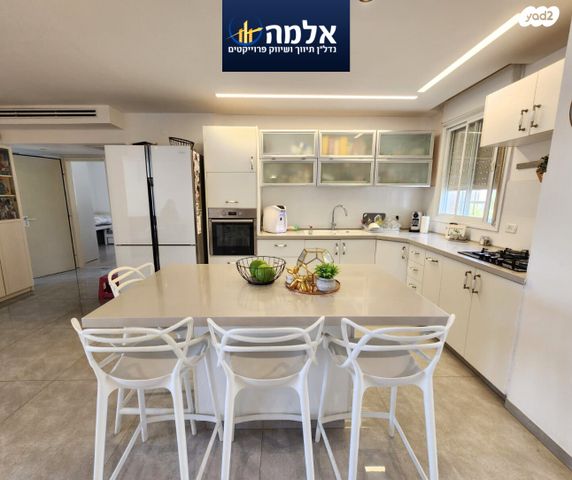 כיכר הגרניט 