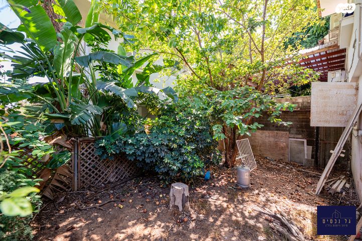 דו משפחתי, המייסדים, יובלים, פרדס חנה כרכור