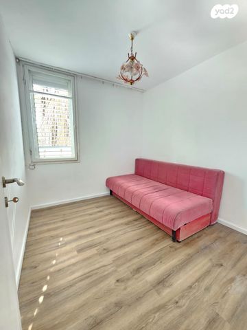 דירה, אפרים צור, שקמים ואגמים, אשקלון