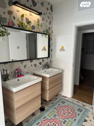 גג/ פנטהאוז, פועלים א, כפר סבא