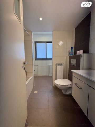 דירה, דרך כרמית, עין כרם, ירושלים