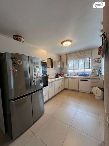 דירת גן, ד"ר יואכים כספרי, נעמ"ת, חיפה