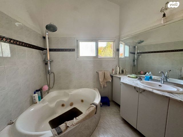 דו משפחתי, קרית חרושת, קרית טבעון