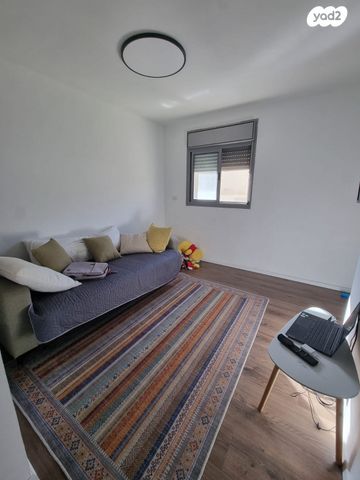 דו משפחתי, נעלה