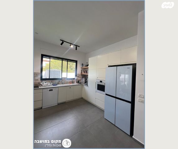 דו משפחתי, בנימינה גבעת עדה