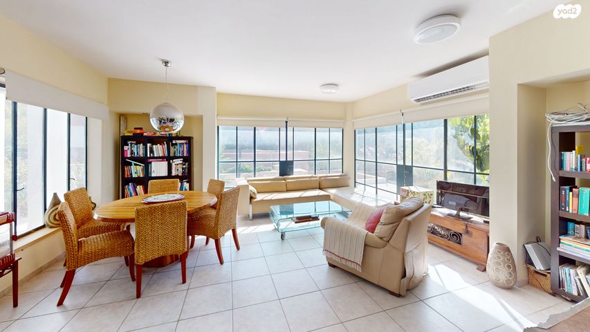 בית פרטי/ קוטג', ערבה 1, הפרחים, כפר ורדים