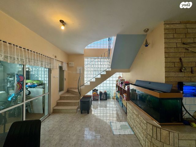 דו משפחתי, קרית חרושת, קרית טבעון