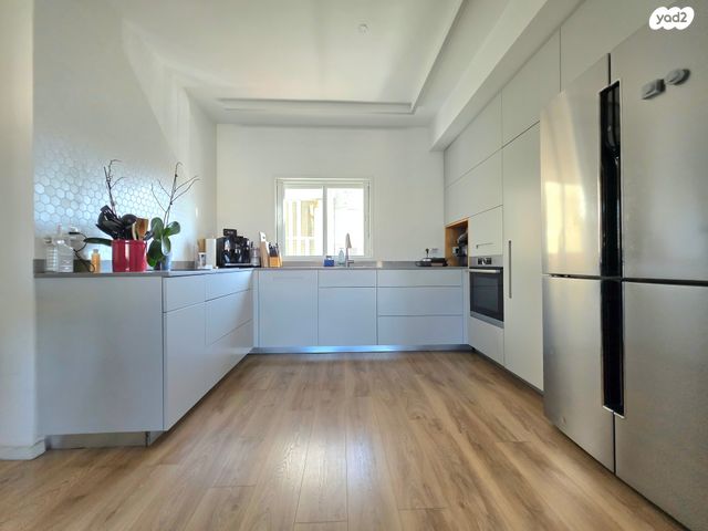 דירה, הנשיאים, 2003, רעננה