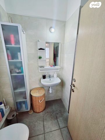 דירה, דודו דותן, הרקפות, ראשון לציון