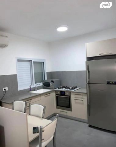 דירה, מניה שוחט, רמז, מערב ותיק, ראשון לציון