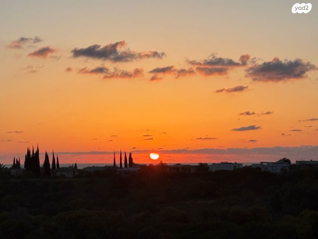גג/ פנטהאוז, אור עקיבא