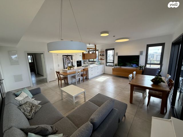 גג/ פנטהאוז, גן רש"ל, הרצליה