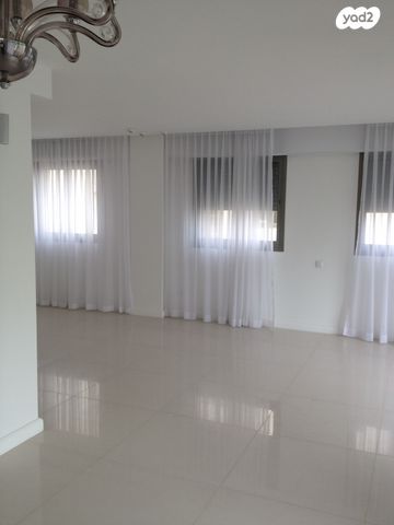 טריפלקס, מרק שאגאל, הגוש הגדול, רמת אביב החדשה, נופי ים, תל אביב יפו