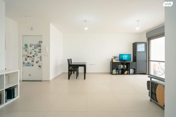 דירה, החורש, חריש