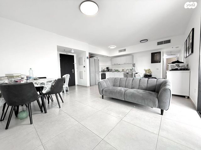 דירה, יוסף הגלילי 22, שכונת בן גוריון, מרכז העיר ג', רמת גן