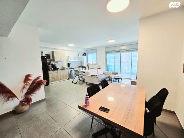 דירה, דודו דותן, הרקפות, ראשון לציון