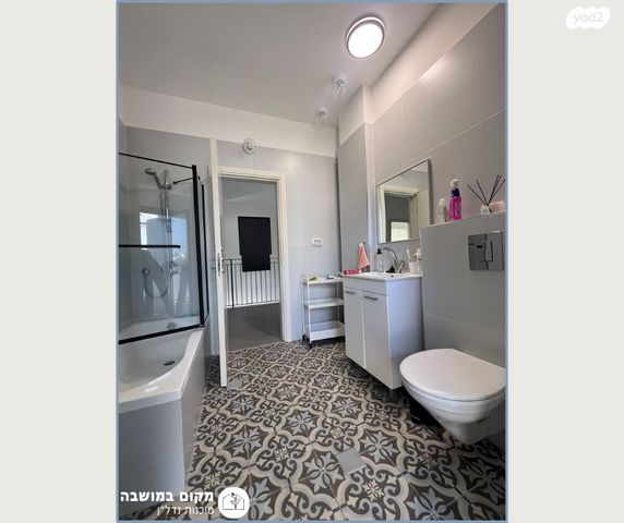 דו משפחתי, בנימינה גבעת עדה