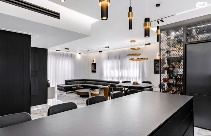 גג/ פנטהאוז, מודיעין מכבים רעות