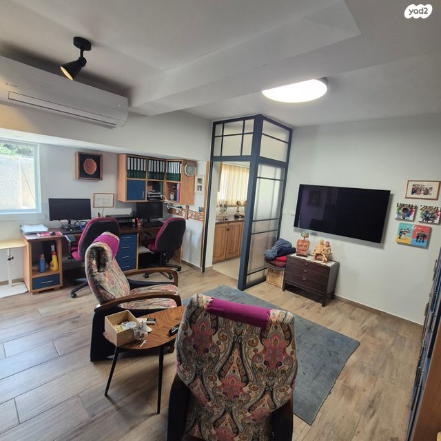 גג/ פנטהאוז, א' / צפון מזרח העיר, רחובות