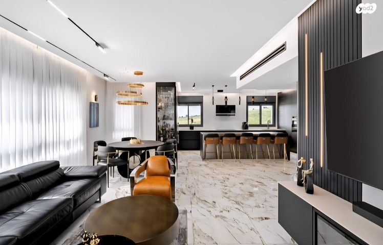 גג/ פנטהאוז, מודיעין מכבים רעות