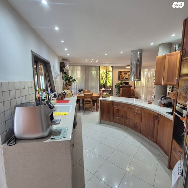 גג/ פנטהאוז, א' / צפון מזרח העיר, רחובות