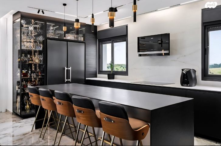 גג/ פנטהאוז, מודיעין מכבים רעות