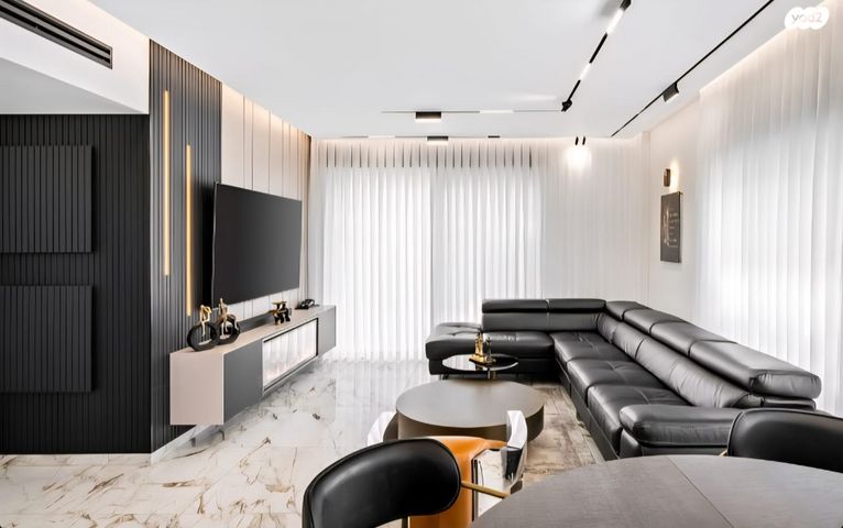 גג/ פנטהאוז, מודיעין מכבים רעות