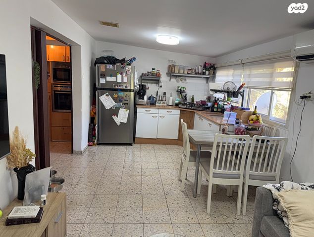 דירת גן, עלייה, כפר סבא