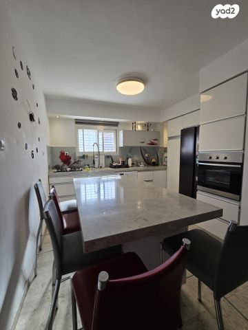 דופלקס, הערמונים, נשר